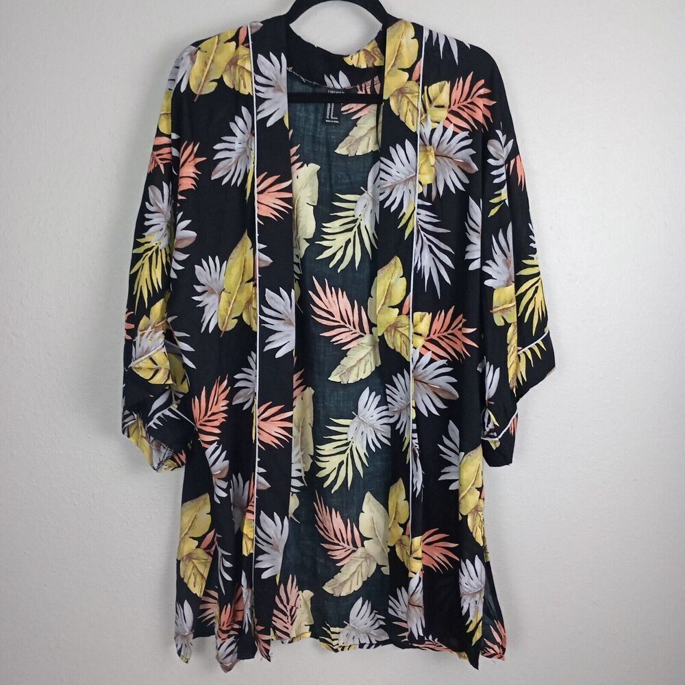 Forever 21 Black Kimono Tropical Wide Short Sleeves Size Medium M Boho Beach